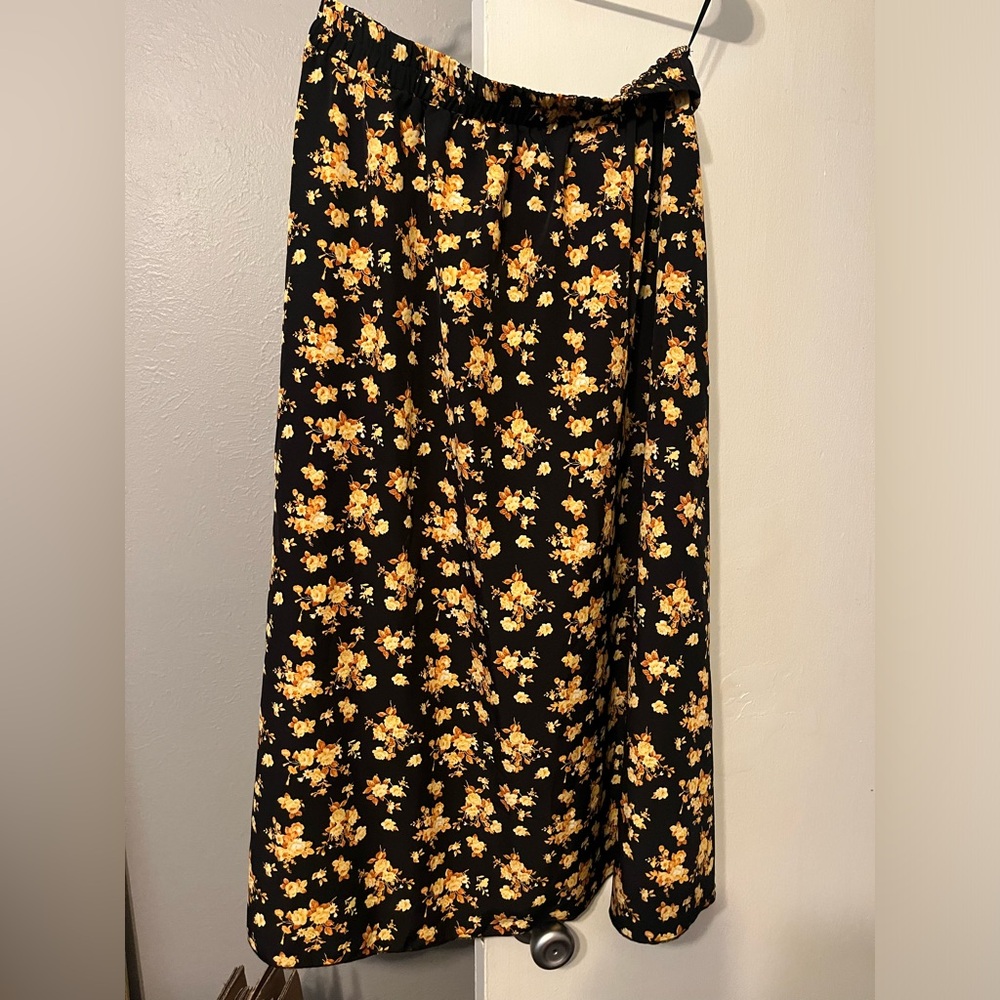 SHEIN skirt. Never worn. Large